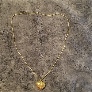 Heart pendant necklace